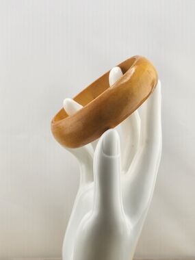 8in Amber Brown Wooden Bangle Bracelet 0557